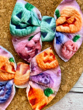 Load image into Gallery viewer, Jack-O-Lantern Faux Embroidery Piggies Fabric Bows