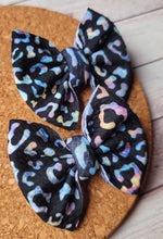 Load image into Gallery viewer, Iridescent Cheetah Piggies Fabric Bows