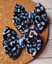 Load image into Gallery viewer, Iridescent Cheetah Piggies Fabric Bows