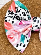 Load image into Gallery viewer, Cheetah Roses Fabric Bow