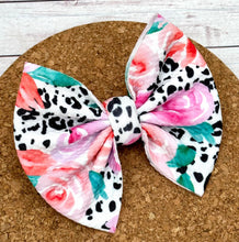 Load image into Gallery viewer, Cheetah Roses Fabric Bow
