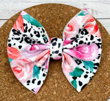 Load image into Gallery viewer, Cheetah Roses Fabric Bow
