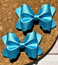 Load image into Gallery viewer, Shimmer Turquoise Butter Layered Leatherette Piggies Bow
