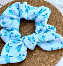 Load image into Gallery viewer, Turtles Bow Scrunchie
