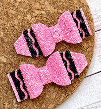 Load image into Gallery viewer, Bubblegum Pink Crayon Glitter Piggies Layered Leatherette Bow
