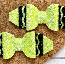 Load image into Gallery viewer, Lime Green Crayon Glitter Piggies Layered Leatherette Bow
