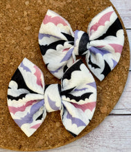 Load image into Gallery viewer, Pink/Purple Bats Piggies Fabric Bows
