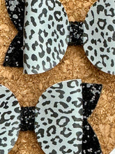 Load image into Gallery viewer, Black &amp; Grey Cheetah Glitter Leatherette Piggies Bow
