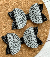 Load image into Gallery viewer, Black &amp; Grey Cheetah Glitter Leatherette Piggies Bow
