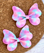 Load image into Gallery viewer, Pastel Dyed Butterfly Leatherette Piggies Bow
