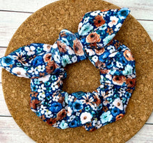 Load image into Gallery viewer, Rust and Royal Flower Fields Bow Scrunchie
