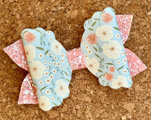 Load image into Gallery viewer, Light Blue and Peach Flowers Glitter Leatherette Bow
