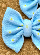 Load image into Gallery viewer, Blue Daisies Piggies Fabric Bows
