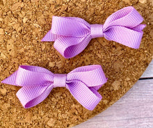 Load image into Gallery viewer, Light Purple Itty Bitty Piggie Bows
