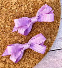 Load image into Gallery viewer, Light Purple Itty Bitty Piggie Bows
