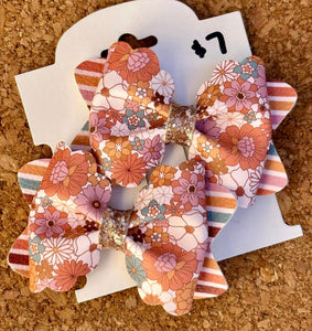 Fall Flowers Pinch Glitter Layered Leatherette Piggies Bow