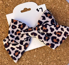 Load image into Gallery viewer, Cheetah Short Tails Fabric Bow
