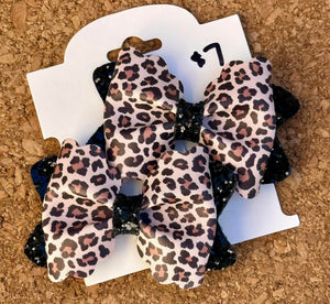 Cheetah Pinch Glitter Layered Leatherette Piggies Bow