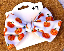 Load image into Gallery viewer, White Faux Embroidery Pumpkins Short Tails Fabric Bow
