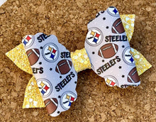 Load image into Gallery viewer, Steelers Glitter Leatherette Bow
