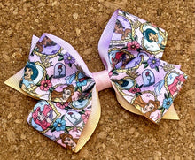 Load image into Gallery viewer, Pretty Princesses Pattern Bow
