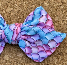 Load image into Gallery viewer, Mermaid Swim Short Tails Fabric Bow
