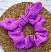 Load image into Gallery viewer, Purple Bow Scrunchie
