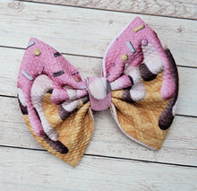 Load image into Gallery viewer, Strawberry Neapolitan Ice Cream Drip Fabric Bow
