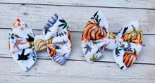 Load image into Gallery viewer, Fall Pumpkins Piggies Fabric Bows
