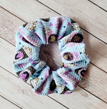 Load image into Gallery viewer, Valentine&#39;s Latte Scrunchies
