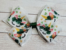 Load image into Gallery viewer, St. Paddy&#39;s Day Unicorn Pattern Bow
