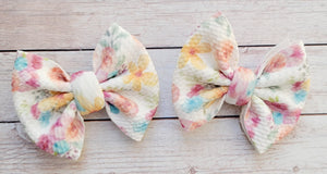 Off White Flowers Piggies Fabric Bows