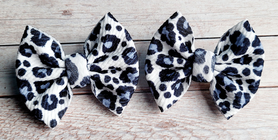 Snow Leopard Piggies Fabric Bows