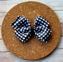 Load image into Gallery viewer, Black And White Plaid Pattern Bow

