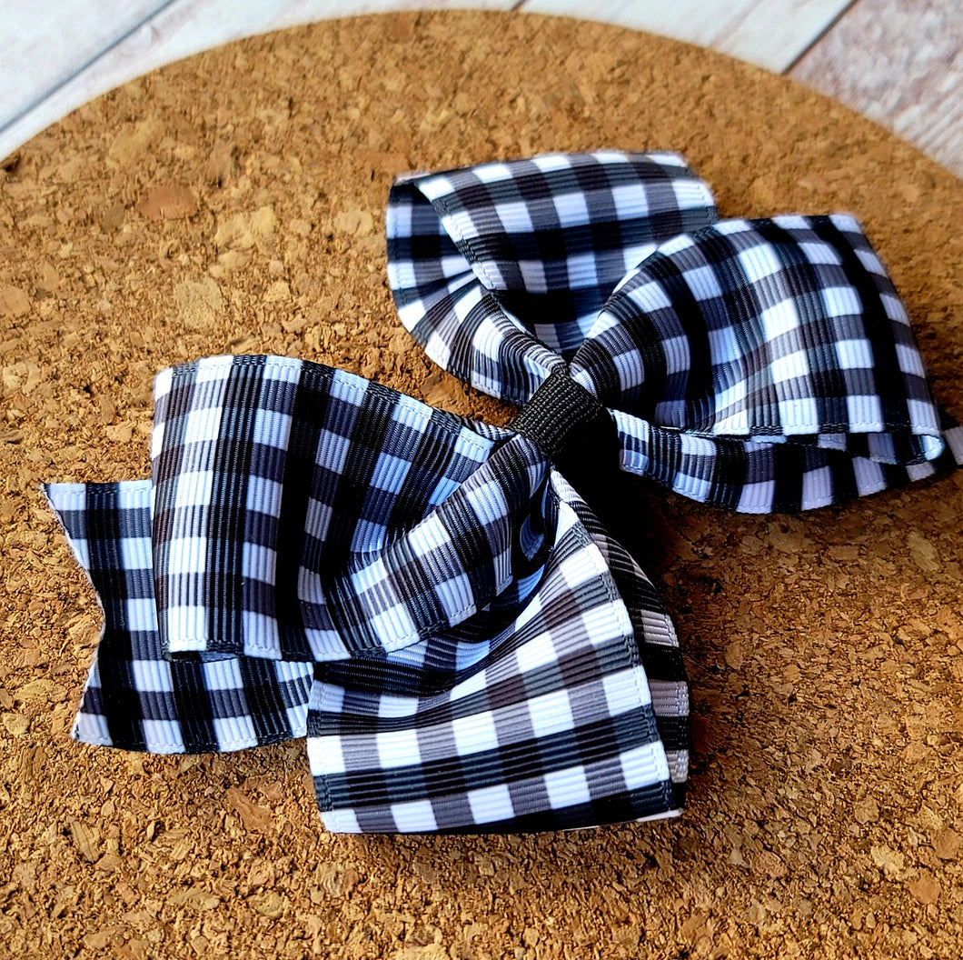 Black And White Plaid Pattern Bow
