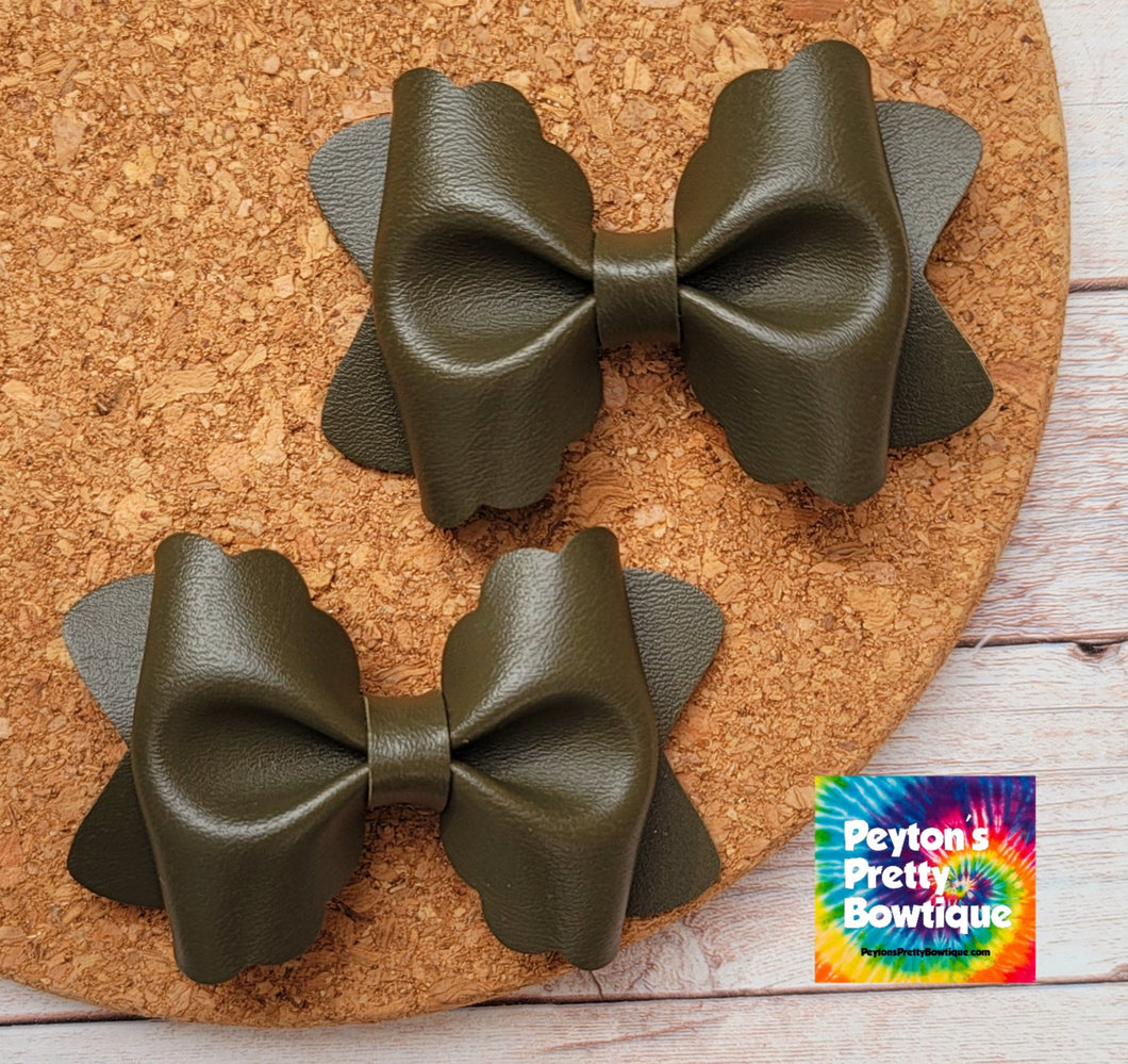Forest Butter Layered Leatherette Piggies Bow