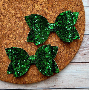 Holiday Green Glitter Layered Leatherette Piggies Bow