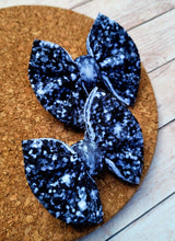Load image into Gallery viewer, Charcoal Faux Glitter Piggies Fabric Bows
