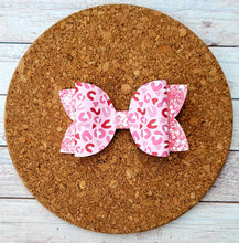 Load image into Gallery viewer, Cheetah Pinks Glitter Layered Leatherette Bow
