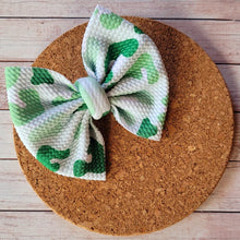 Load image into Gallery viewer, Green Cheetah Fabric Bow
