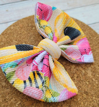 Load image into Gallery viewer, Honey Bees Fabric Bow
