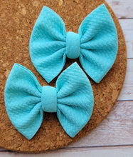 Load image into Gallery viewer, Light Turquoise Piggies Fabric Bows

