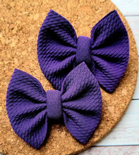 Load image into Gallery viewer, Purple Piggies Fabric Bows
