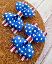 Load image into Gallery viewer, Vintage Stars &amp; Stripes Layered Leatherette Piggies Bow

