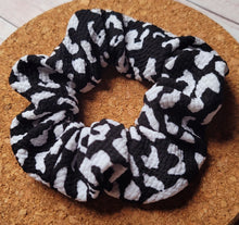 Load image into Gallery viewer, B&amp;W Cheetah Scrunchie
