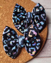 Load image into Gallery viewer, Iridescent Cheetah Piggies Fabric Bows
