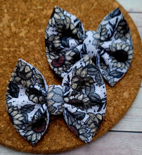 Load image into Gallery viewer, Sunflowers Piggies Fabric Bows
