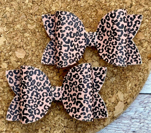 Tan Cheetah Glitter Layered Leatherette Piggies Bow