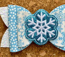 Load image into Gallery viewer, Blue Snowflakes Feltie Chunky Glitter Layered Leatherette Bow
