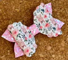 Load image into Gallery viewer, Floral Pigs Glitter Layered Leatherette Bow

